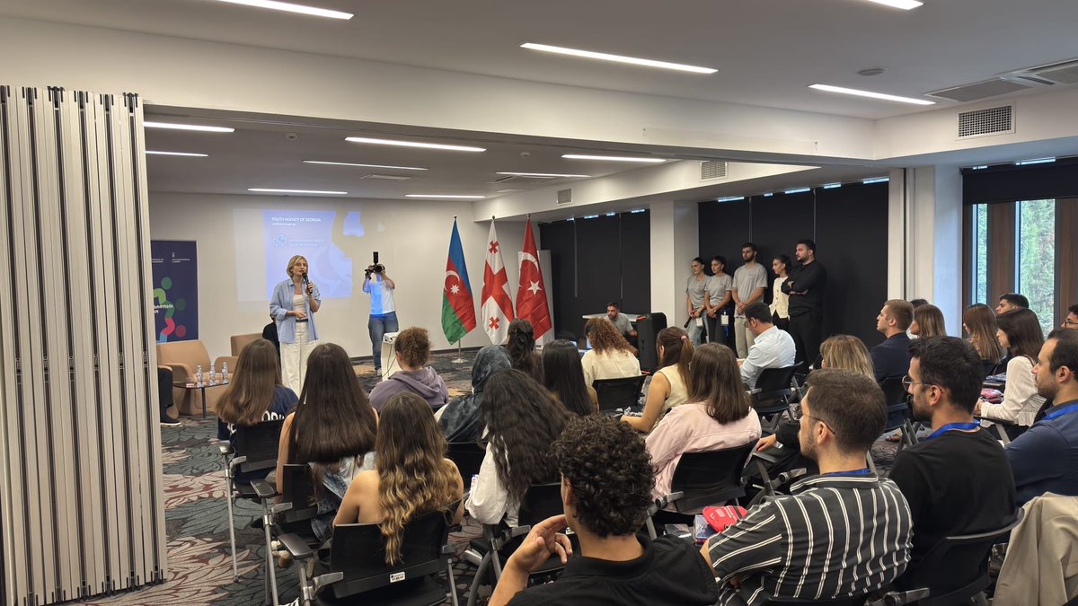 GSBgenclik's tweet photo. Gürcistan Eğitim, Bilim ve Gençlik Bakanlığı tarafından yapılan Uluslararası Gençlik Kampı davetine, 15 kişilik bir ekiple katıldık. 🇹🇷🇬🇪

Kampta gençlik çalışmalarında iyi uygulama örnekleri ve tecrübe paylaşımları yapıldı, birlikte üretim atölyeleri düzenlendi. https://t.co/MPr5hVAmHQ