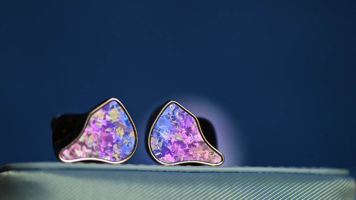 DUNU_Headphone's tweet photo. Same metallic character, with a little individuality in every piece. ✨
#DUNU #PRS6 #CrystalTitanium #IEM #HiFi https://t.co/ywO2guYTPX