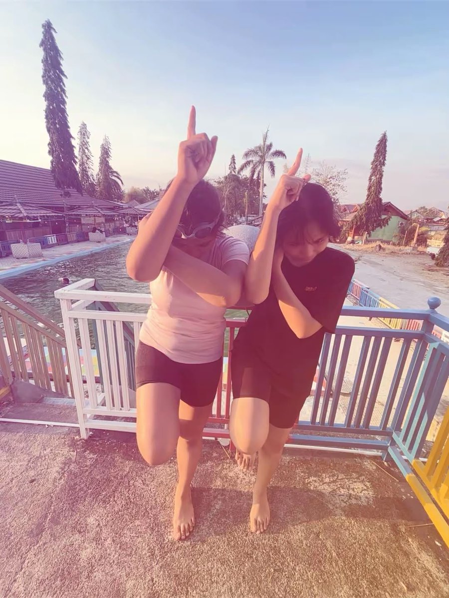 maligaey's tweet photo. chapter : kolam berenang 🏊🏻‍♀️ https://t.co/jReXFSSF4K