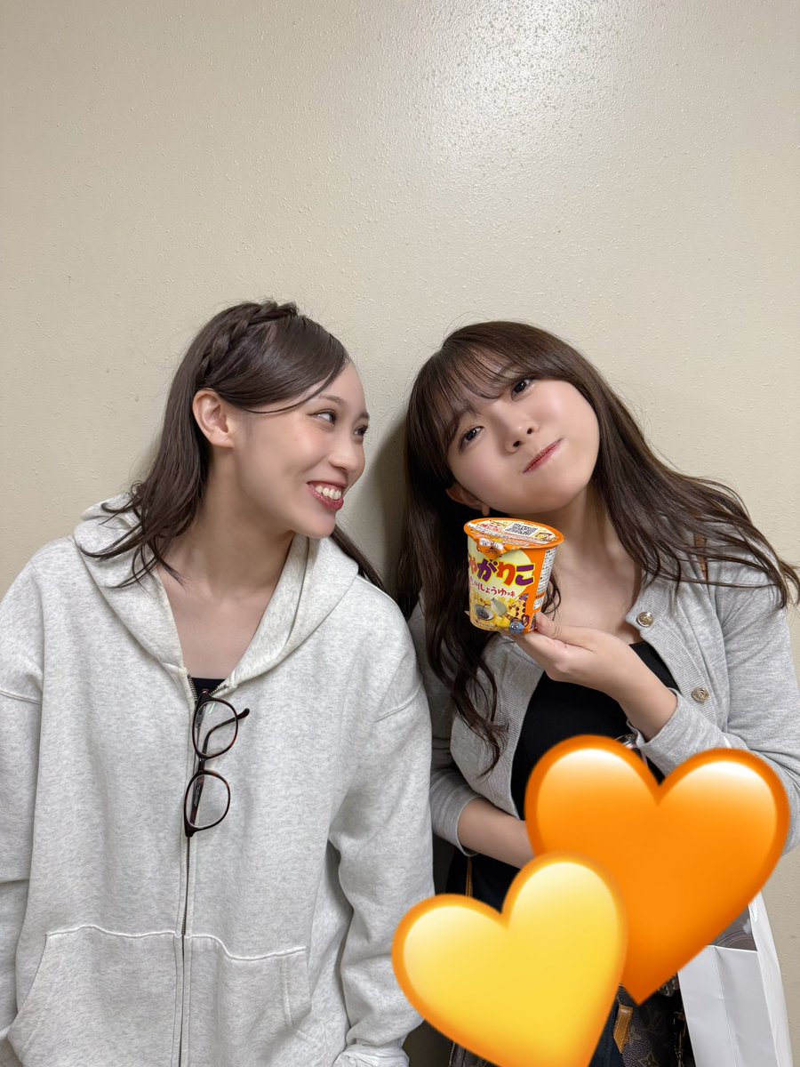 moka__0225's tweet photo. #HKT15周年ツアー  #HKT48 

うちの阿紀ちゃん最高だった💛🧡
念願じゃがりこくれた︎︎☺︎
ステージ上からも客席からもhktいっぱい浴びた  致死量のhkt浴びた

写真撮った子沢山でまた載せます👶🏻
あきちゃんの撮可動画も面白いから載せたい🪣

何から書こうって思ってたら1時過ぎてた🙃 https://t.co/UhyCZ1nNE7