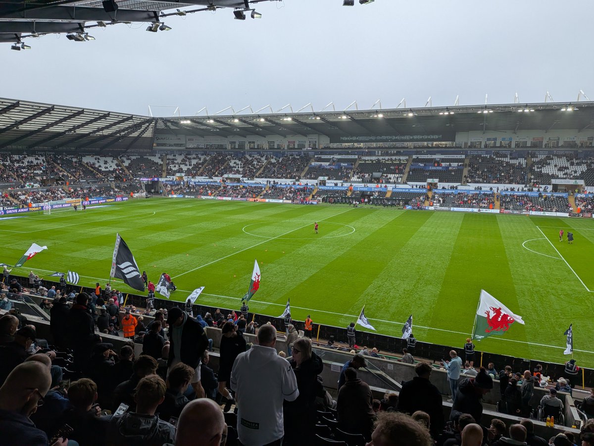 FTSwans's tweet photo. Full Time - Swansea 3 - 1 Burnley

The Swans proved victorious against a mistake filled Burnley side, thanks to a dominant first half spell followed by a securing goal late on to deal 3 points. ✅

Thoughts? 🦢⬇️ https://t.co/XOMZyYVh70