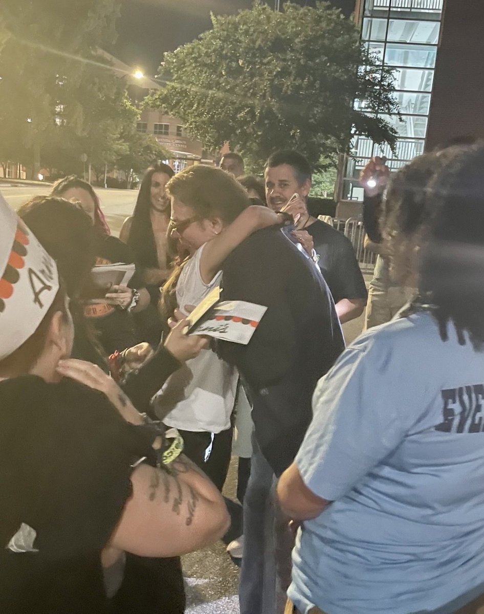 TheGNRGiirl's tweet photo. 3 years ago today, I finally met you. It was a LONG time coming; even our forefathers awaited this day!

Jokes aside, this moment with you effectively changed my life. Thanks, Axl. ❤️ @axlrose https://t.co/vdvYvecxyt