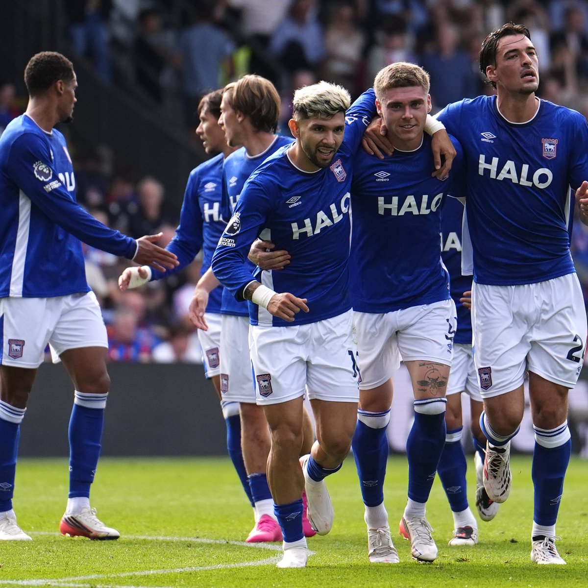 Omar_m0hamedd's tweet photo. 🚨| Crystal Palace 2 — 3 Ipswich
• Strand Larsen ⚽
• Kamada 🅰️🅰️
• Davis ⚽🅰️🅰️
• Emersonn ⚽🅰️
• Flemming ⚽
— Bonus
• Emersonn 3️⃣
• Strand Larsen 2️⃣
• Davis 1️⃣
— DEFCON
• Timber, Palacios, Richards, Ahanor
#FPL | #FPLCommunity | #CRYIPS https://t.co/ovKcUlsQAT