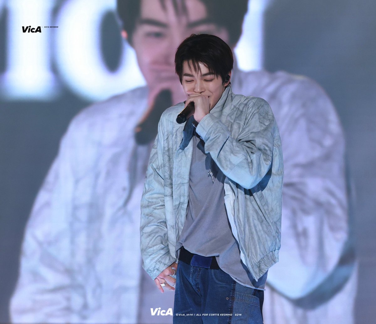 krtsi0_'s tweet photo. 전설의 그 날 이잖아…….. https://t.co/G8y4PbMIly