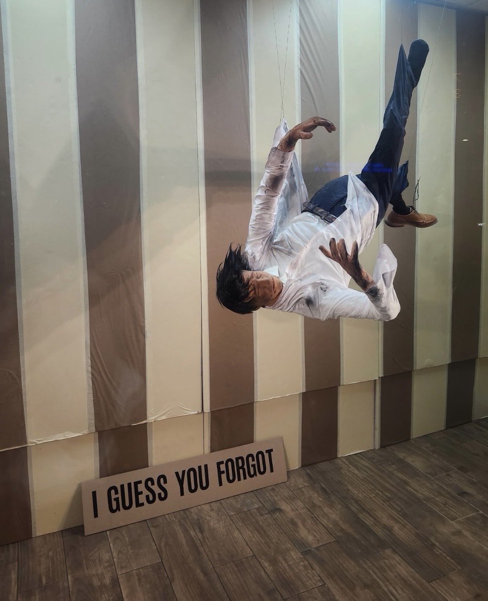 ScottLoBaido's tweet photo. “Falling Man”
Art installation: wire, foam, fabric, glue.
On view till September 13th.
1172 Victory Blvd.
(thank you for the use of this great space
@robnixonnyc @Prendamano Real Estate ) https://t.co/hV1r33feZZ