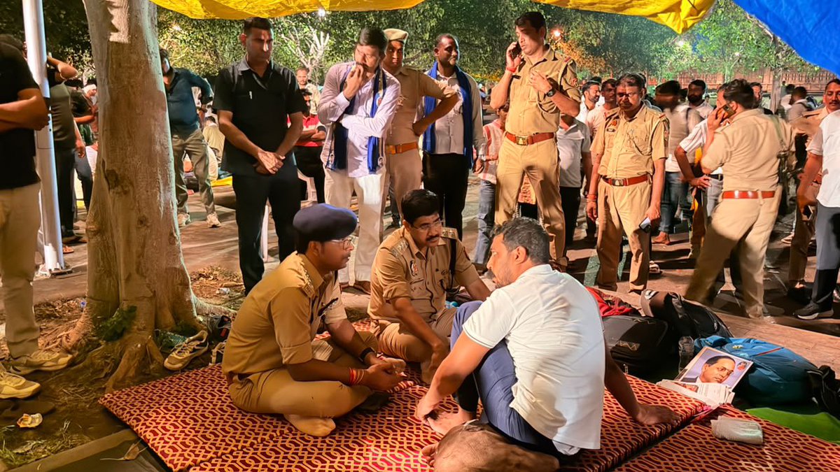 SachinBishtiyan's tweet photo. संघर्ष जारी है।

#पंचायत_सहायक_संघर्ष
#पंचायत_सहायक_संघर्ष https://t.co/QNCUPNz6aX