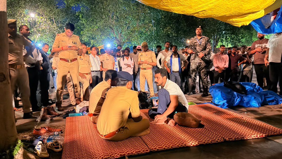 SachinBishtiyan's tweet photo. संघर्ष जारी है।

#पंचायत_सहायक_संघर्ष
#पंचायत_सहायक_संघर्ष https://t.co/QNCUPNz6aX