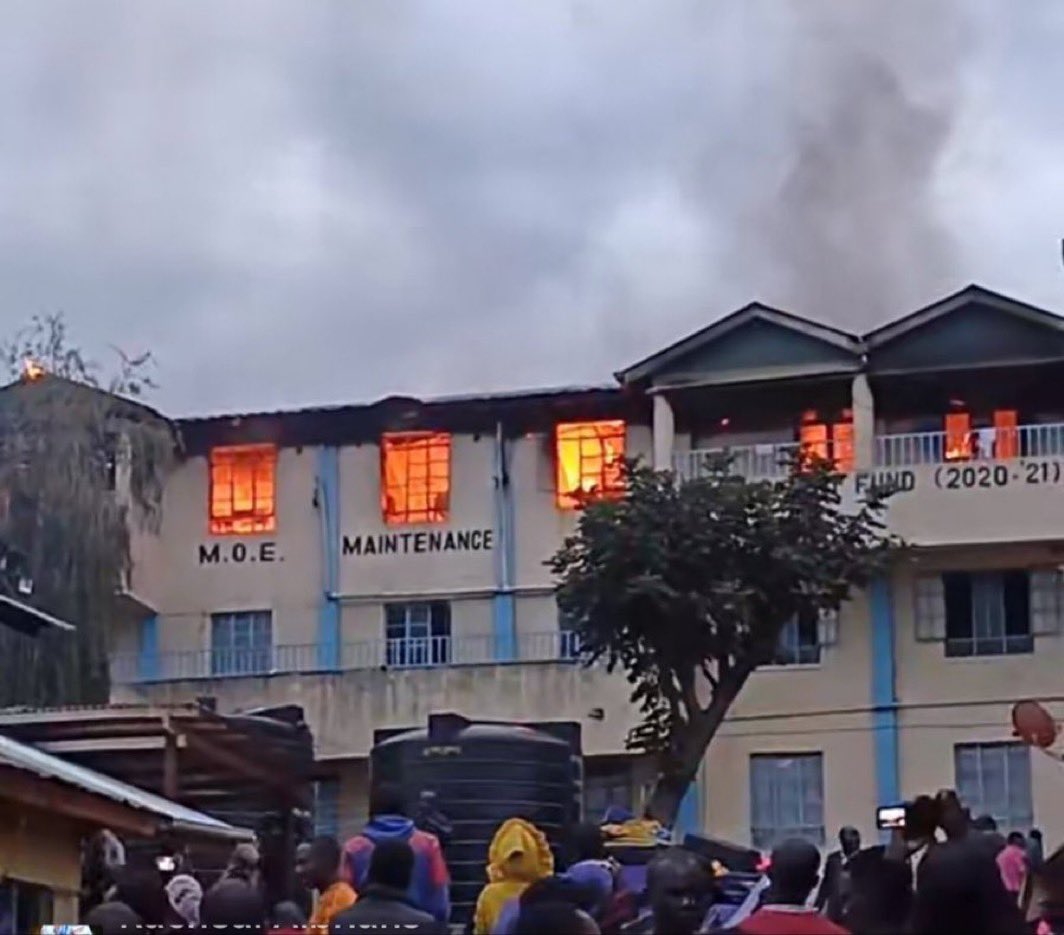 RealKakuzi's tweet photo. Scenes hapo kwa mhindi. https://t.co/frRogj9Me1