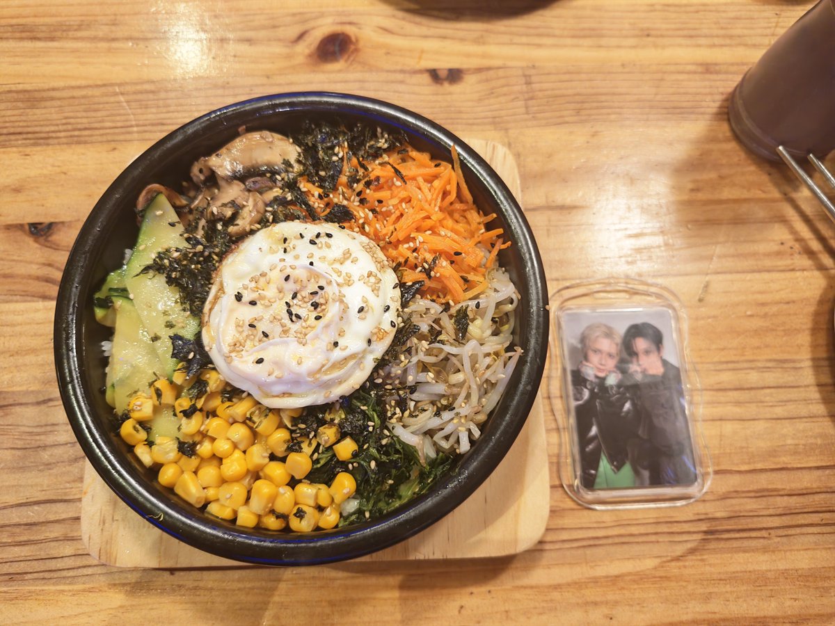 wooyoungifuuj's tweet photo. #atinyeats https://t.co/AcWokFu7rW