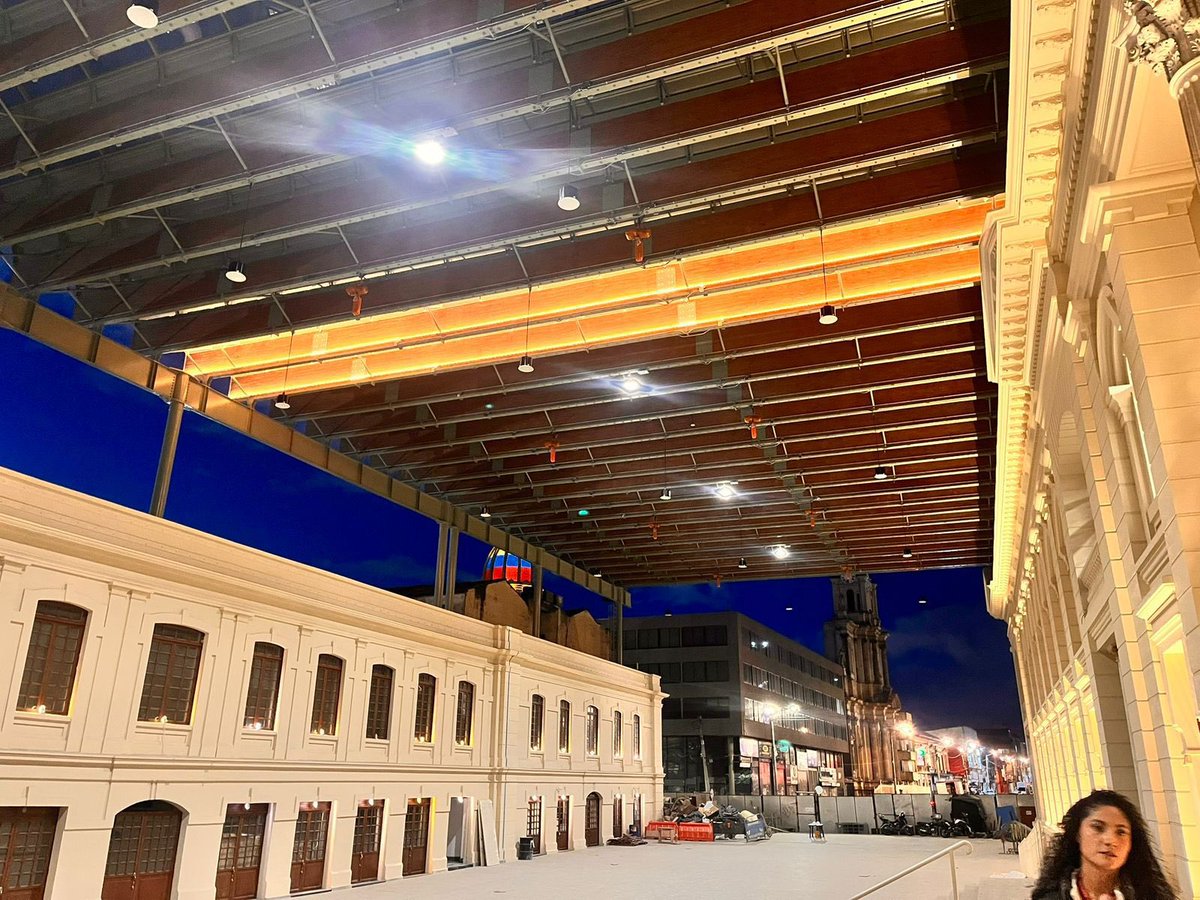 CarlosFGalan's tweet photo. La nueva cara del Bronx avanza y pronto entregaremos la primera etapa. 

Recibimos esta obra con un 24% de avance. Hoy está en más del 98% y el 14 de noviembre entregaremos la etapa 1, en la que se intervinieron cerca de 35 mil m2 y se recuperaron edificios históricos como La Flauta y La Facultad. 

El Bronx, un lugar histórico de la ciudad, tiene una nueva cara y vuelve a brillar.