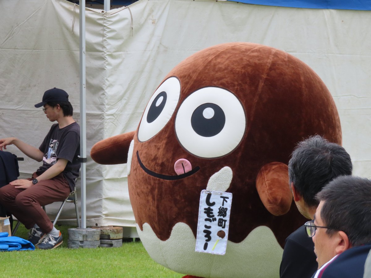 draemori's tweet photo. この現場限定のOP
#しもごう軽トラ市
#DEFROCK https://t.co/oaoX0Fs1yM