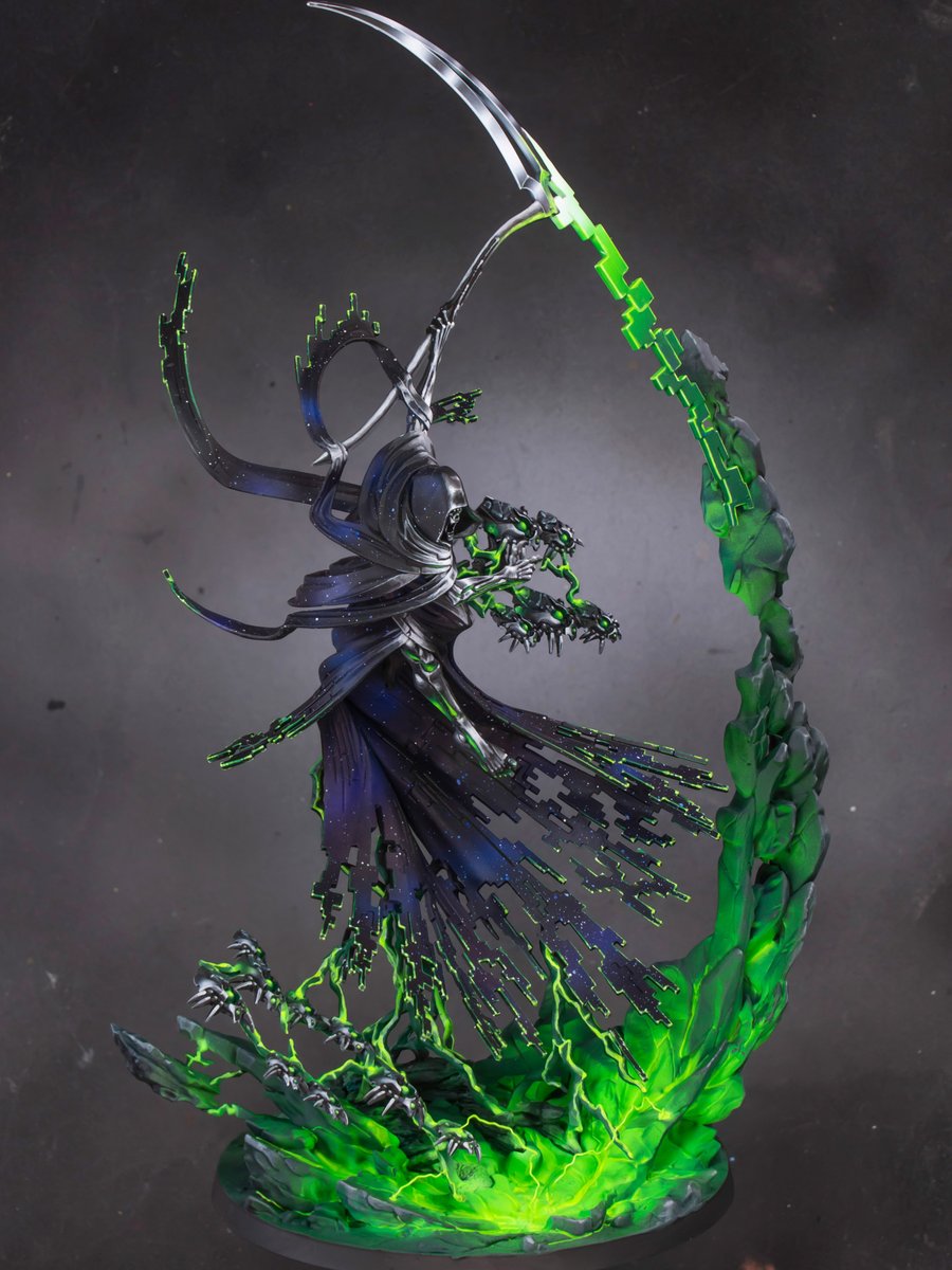 theminiaturista's tweet photo. Ancient Stellar God updated. I added this awesome base sculpted by Deadly Print Studio. I tryed to balance the bottom light so it wouldn't draw too much attention. Hope u like it, guys!

#warhammer40k #warhammer #warhammercommunity #paintingwarhammer #gamesworkshop https://t.co/sAcWNG06Sr