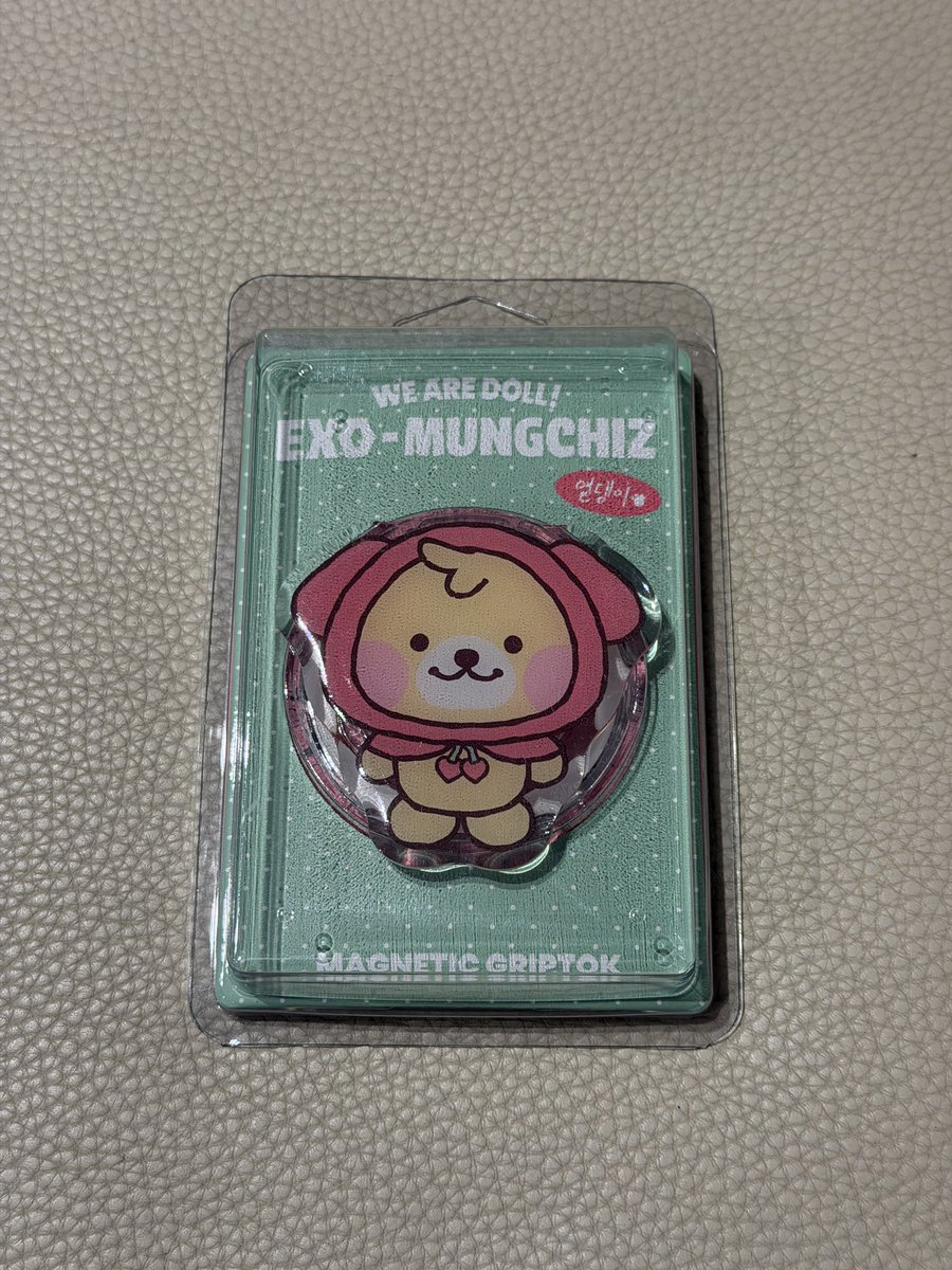 ooeewwnn's tweet photo. 🇲🇾 WTS CHANYEOL GRIPTOK
rm48 original price (exc postage)
condition: completely new, never used 
📮: WM RM8 / EM RM16
pls DM if interested ~ 🫶🏻

#pasarexo #pasarexomy #chanyeol #exomungchiz #loey @pasar_EXO https://t.co/gwnuHQa8ut