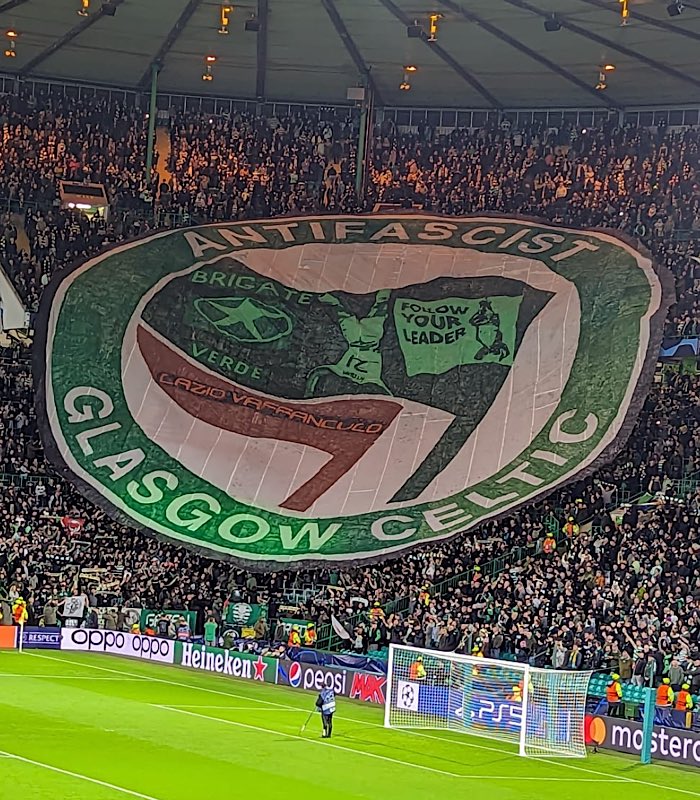 GazzettaCeltic's tweet photo. It’s derby weekend in Glasgow…

Rebels vs bootlickers
Solidarity vs bigotry
Inclusivity vs sectarianism
Resistance vs oppression
Serial winners vs serial losers

Celtic vs Rangers.

Up the good guys! 🍀💚 https://t.co/KTN9lAE6XR