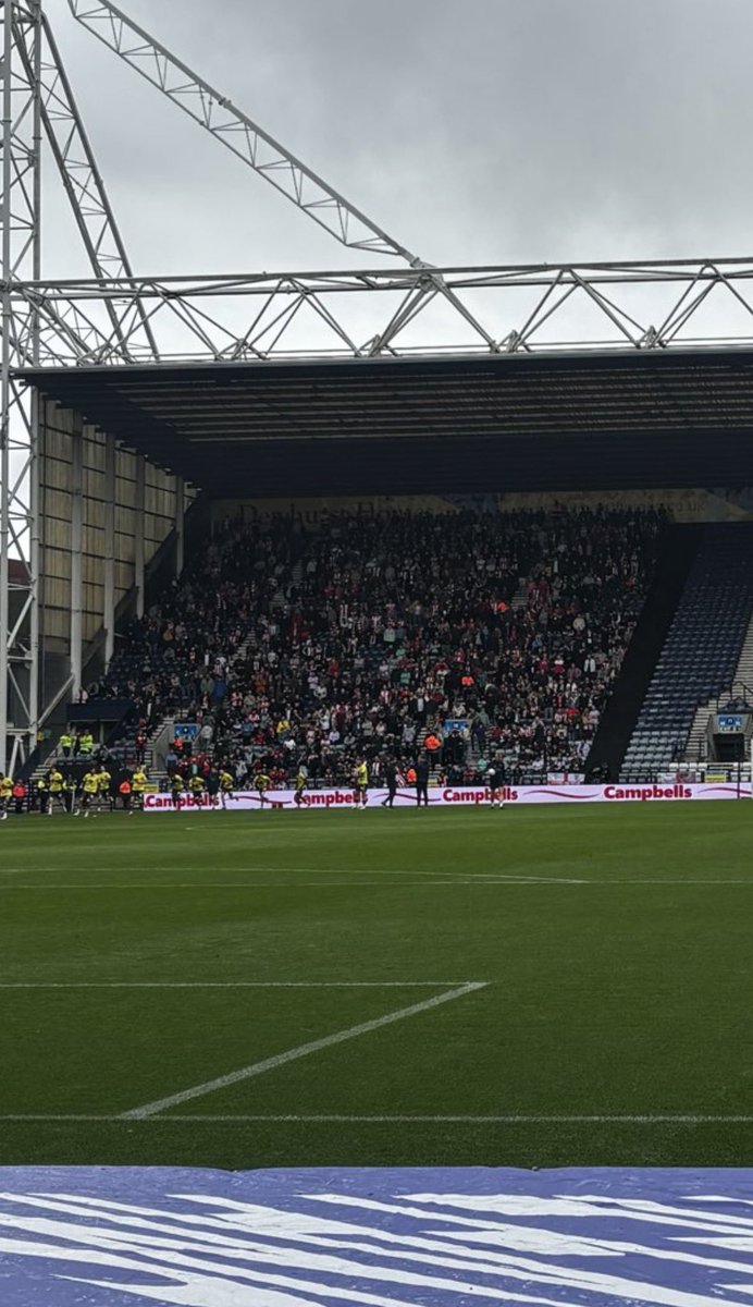 Awaydays23's tweet photo. Lincoln City at Preston today #IMPS https://t.co/OgpZKBWbzU