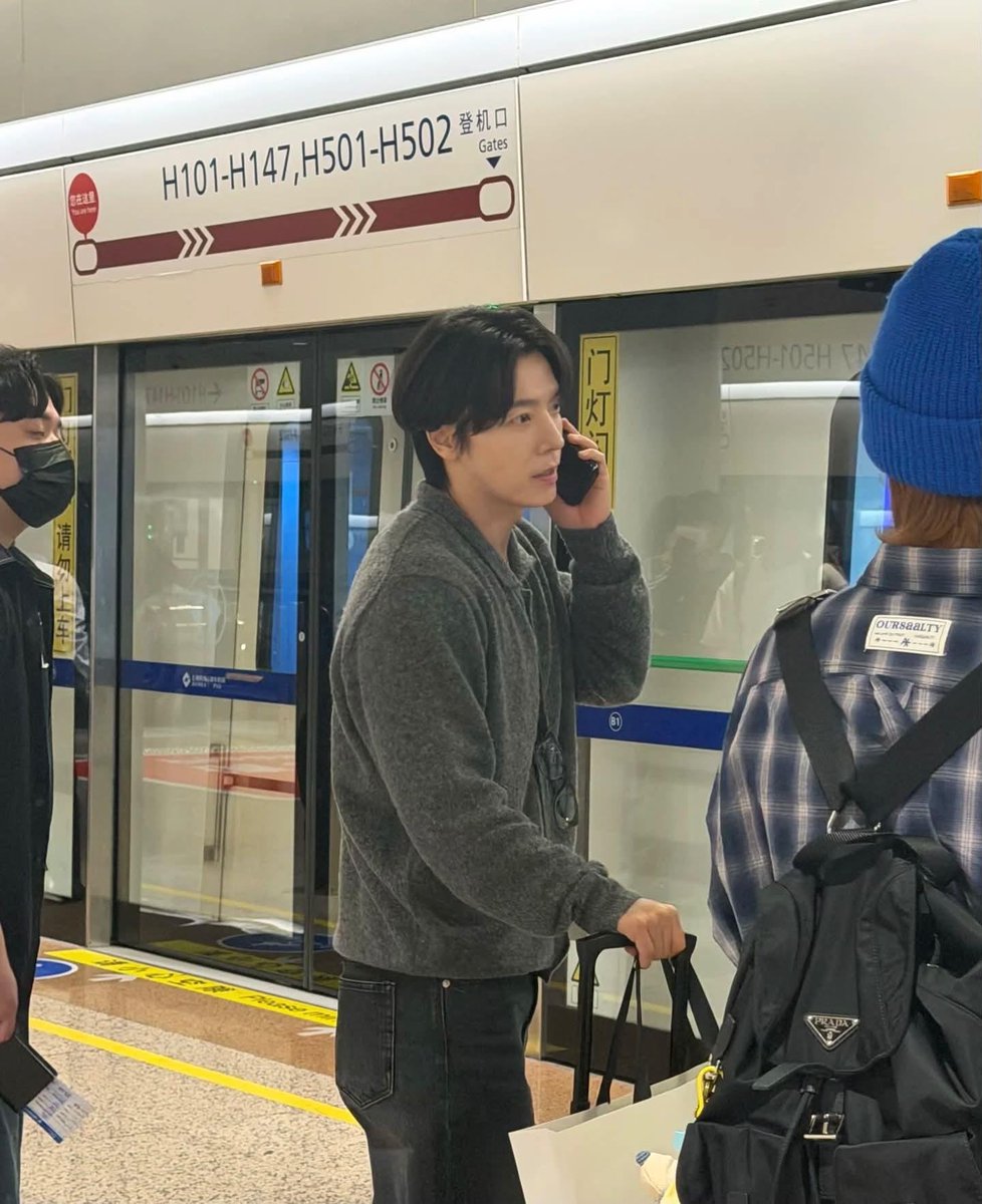 pyeehae's tweet photo. So handsome leedonghae 🫠 https://t.co/XjGyGyXlMX