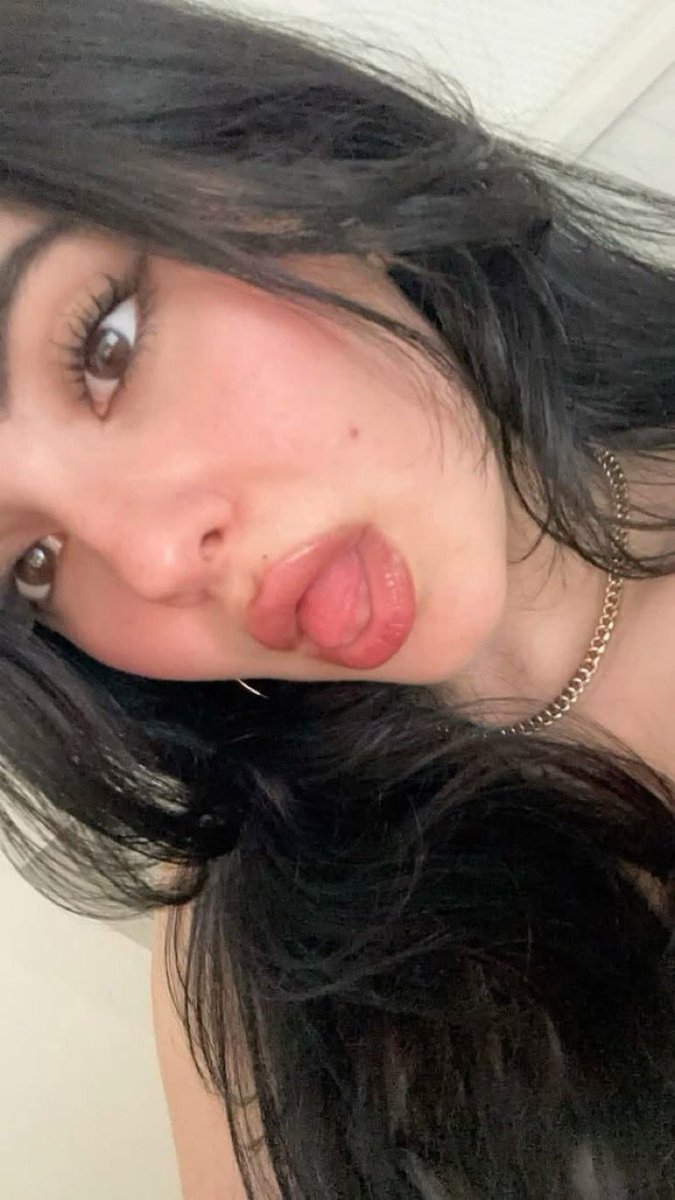 Marinelareine_'s tweet photo. Coucou mes chiens ! 🐕 

Je vous attends réel et cam ce soir ! 👀

#domina #findom #feet #feetfethish #moneyslave #paypig #moneymiss #humanatm #humiliation #soumis #montpellier #paris #lyon #marseille https://t.co/Bpo6KWekuH