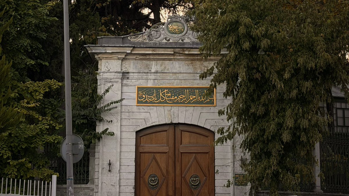 esmannurn's tweet photo. Hırka-i Şerif Camii https://t.co/WgzY6w57cf
