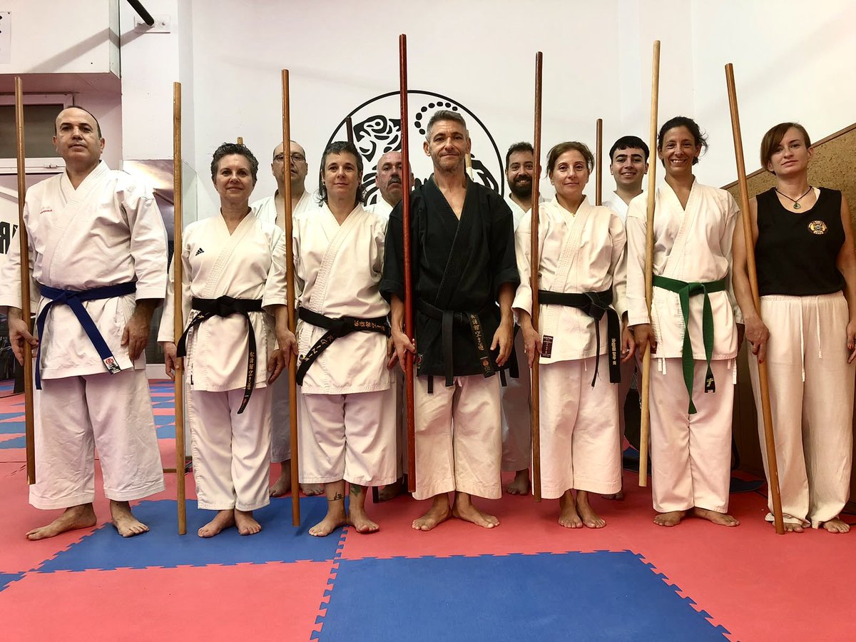MorxJavi's tweet photo. Hoy tocaba sábado de #kobudo en gimnasio body sport https://t.co/M4aGZ4qGml