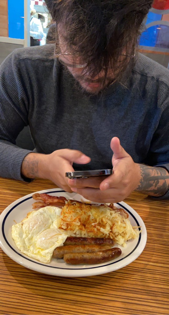 StrawHatChad's tweet photo. @v_nthn @ssupkels 😭 shut up pussy https://t.co/UxgawxTzcL