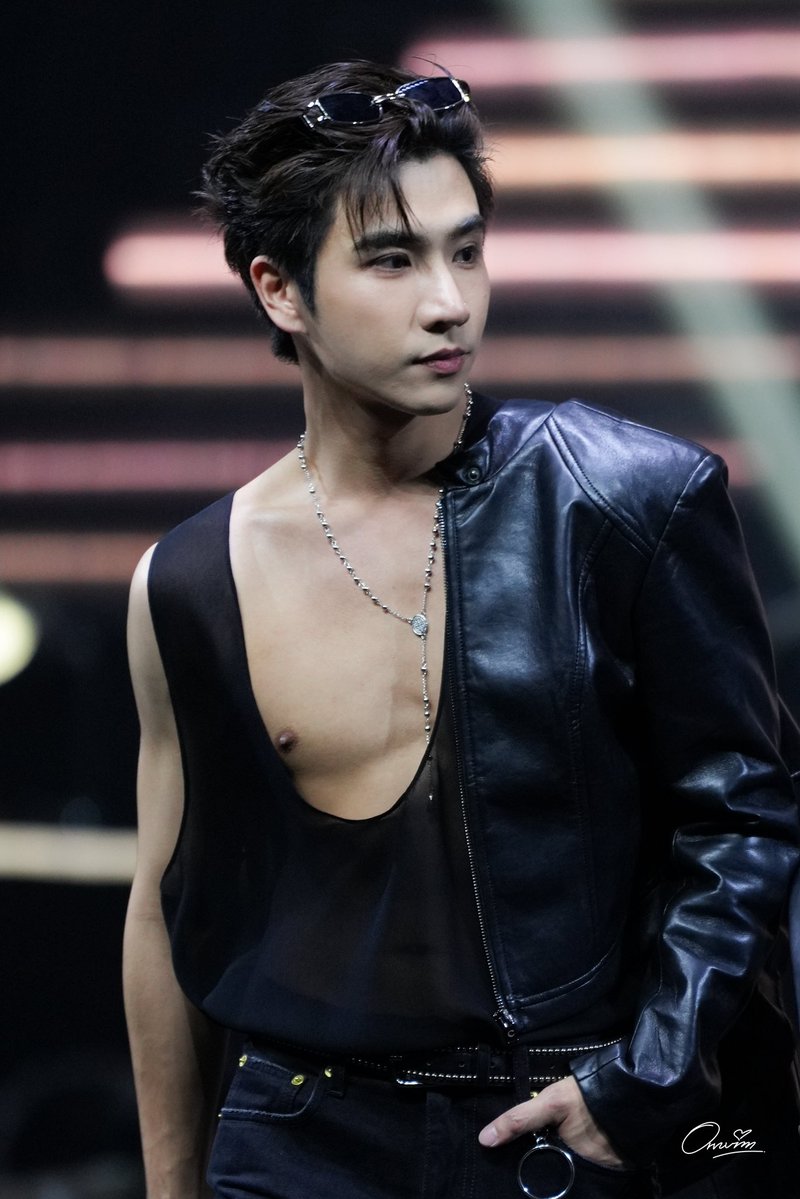 ornvim's tweet photo. ตัดสัญญาแม่-ลูกเลยมั้ยยย 😳😳🥰🥰

PERTHSANTA AT MCHOICE

#MchoiceMintAwards2026
#PerthSanta #PerthTanapon https://t.co/TeICUjNhmO