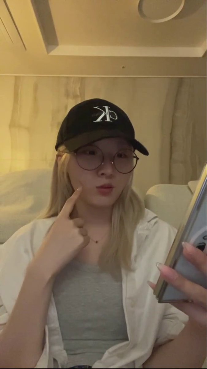 haseulface's tweet photo. https://t.co/X879483Eis