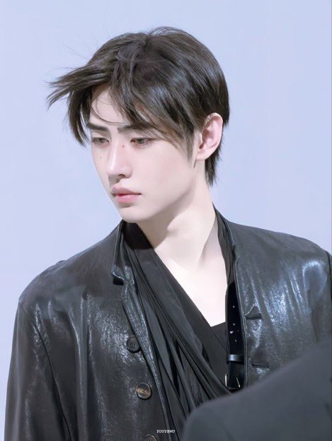 hoonhyn's tweet photo. Sunghoon looked like a barbie doll this day https://t.co/tZyQb4ZZtt