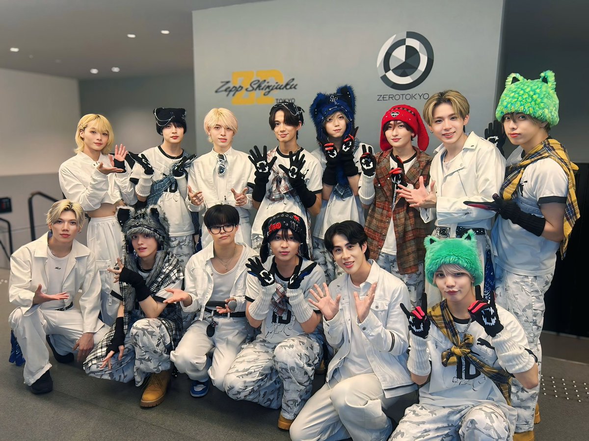 imu_promotion's tweet photo. 9/12 Special MUSIC FES

今回初めてご一緒させていただいた
NEWTRENDさん(@NEWTREND_JP )🐸✨

素敵なステージを間近で拝見でき、とても刺激をいただきました！
またご一緒できる機会を楽しみにしております🙌🏻 https://t.co/KAxC74ODWI