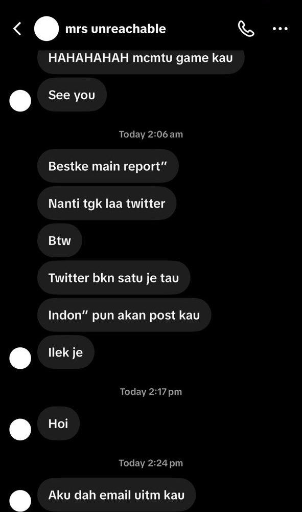 br3adnmilk's tweet photo. ikmal haziq duk jb tak malu ke guna gmbr orang pastu menyamar jadi perempuan?? umura dah 22 dah keje acah2 jadi pompuan pastu demand then ugut mcm takde telor. nak ugut2 mintak duit kalau tak nak viral ek? sekejap lagi muka real kau pulak aku tunjuk kau dek https://t.co/GTlAKsBqup