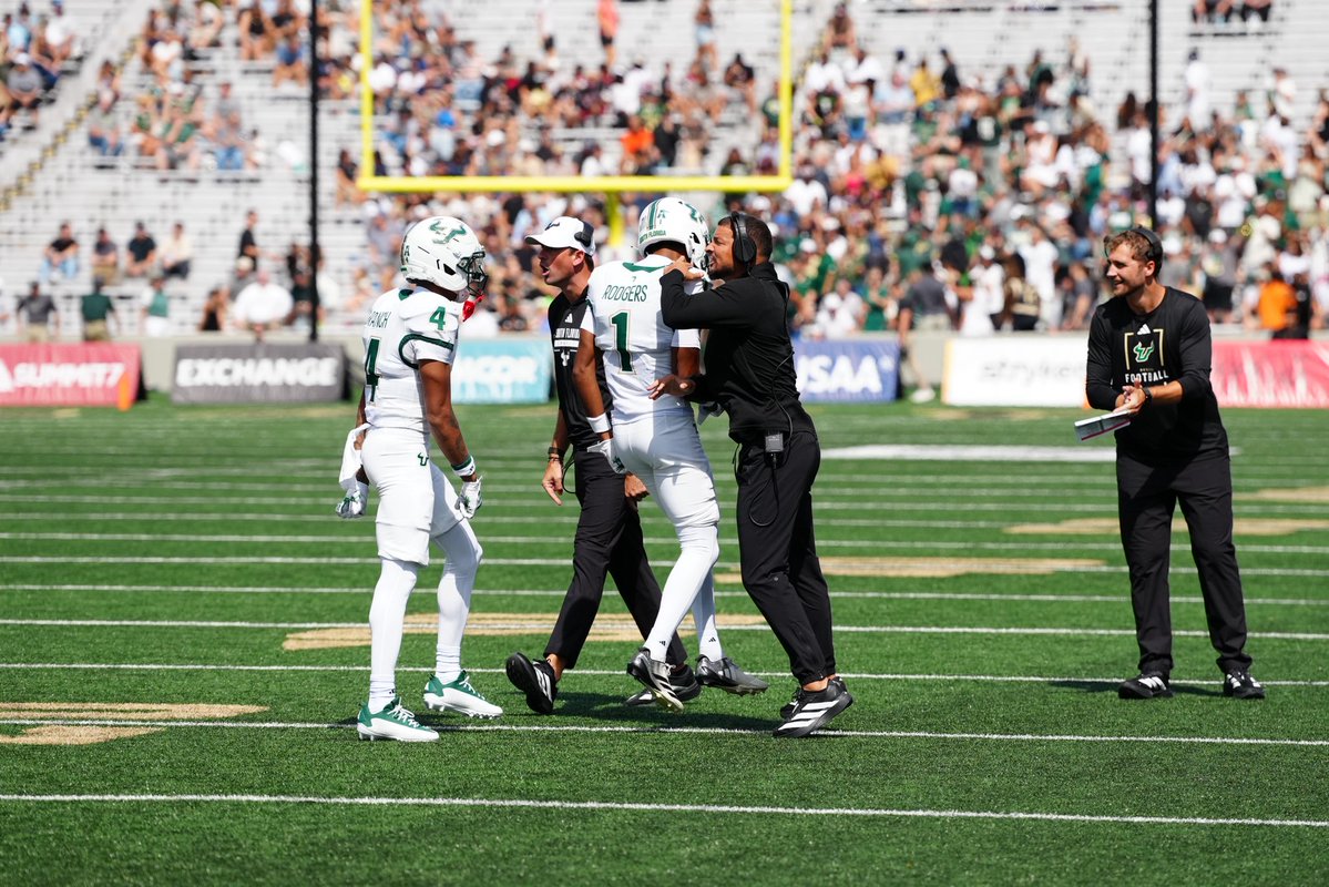 USFFootball's tweet photo. ENERGY 🆙 https://t.co/jUylYLEdhV