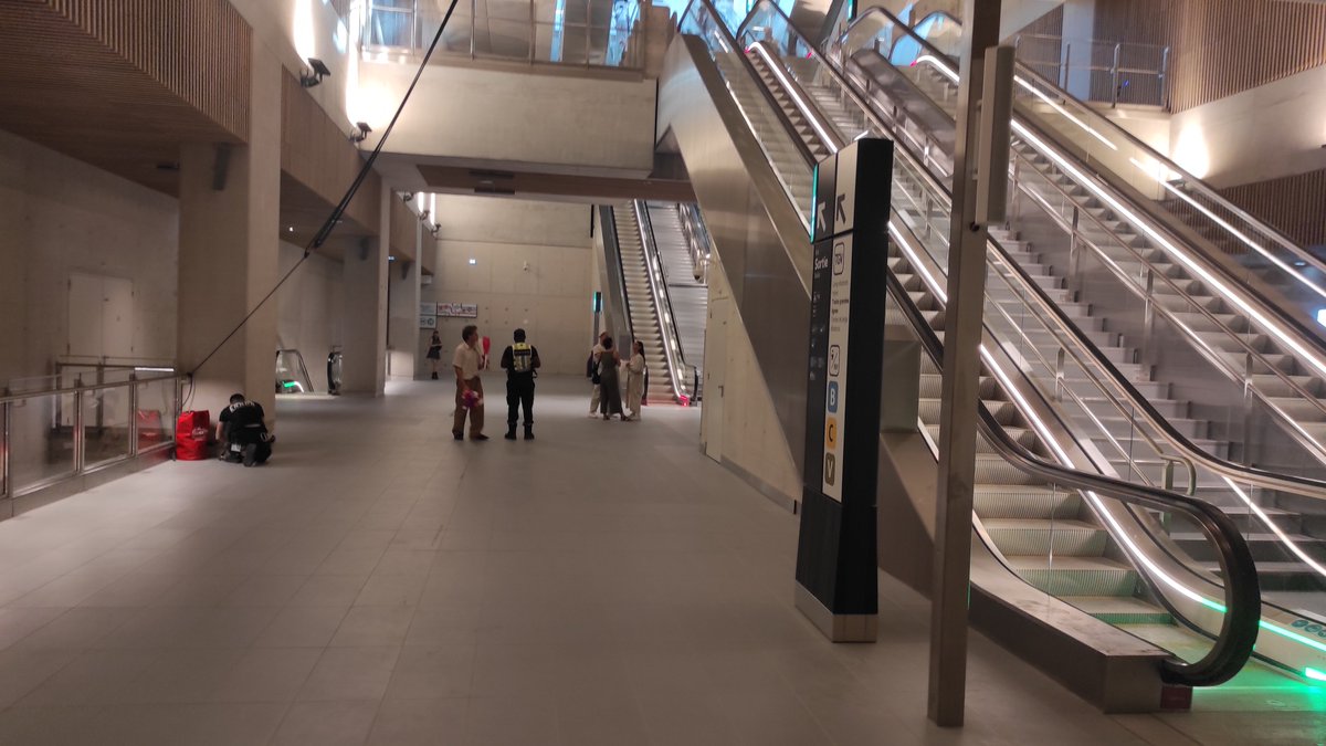 ghyt347's tweet photo. Ah apparemment la station Massy Palaiseau a été renommée de dernière minute https://t.co/cZ1w5Q8ijh