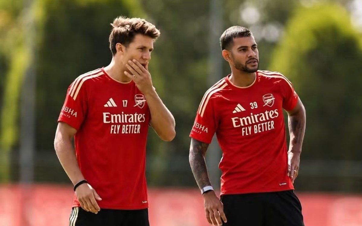 UPYOURARSENAL04's tweet photo. Arsenal signed Bruno Guimaraes, Tzolis &amp; Konsa for €165m

Considering Liverpool spent €150m to sign Florian Wirtz

That's INSANE😭 https://t.co/i8AoQLHVKM