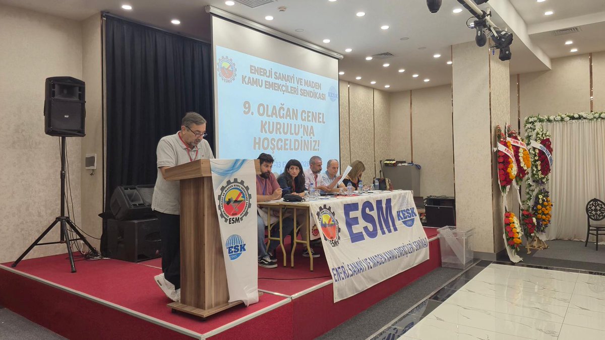 Eğitim Sen Genel Başkanı Kemal Irmak ile MYK üyeleri Zülküf Güneş, Ramazan Gürbüz ve Özlem Tolu, Enerji Sanayi ve Maden Kamu Emekçileri Sendikası (ESM)'nın 9. Olağan Genel Kurulu'na katıldı.