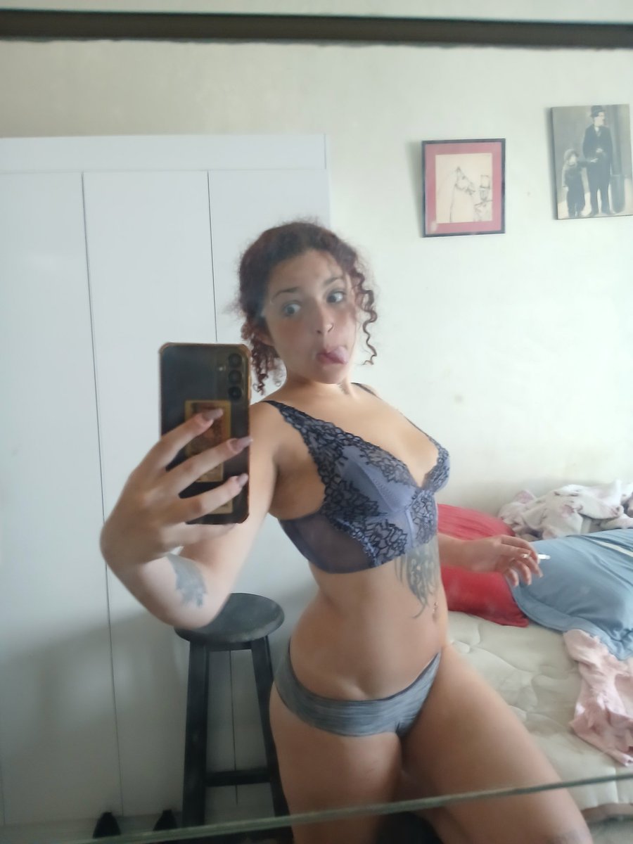 ssosolitaria's tweet photo. fotos q eu te mandaria se fosse sua dona ou sei la so quero biscoitar https://t.co/FhOyBnVnGE