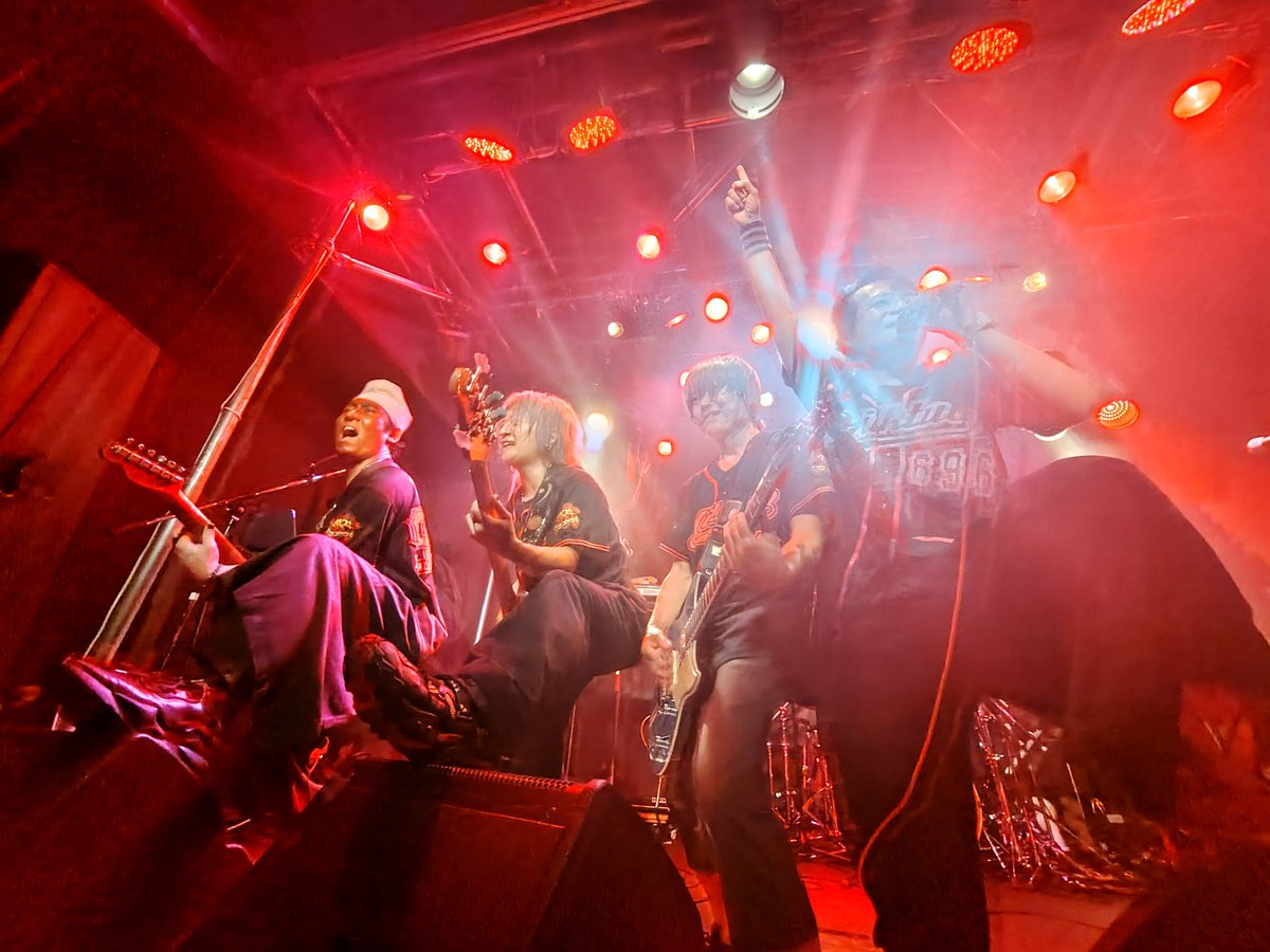 ikldoop's tweet photo. 今日のmilktub
いいライブ！楽しかった！
明日はとても珍しいコンセプトで楽しみ！
本命は明日！
#milktub https://t.co/ZmeVkhIMQV