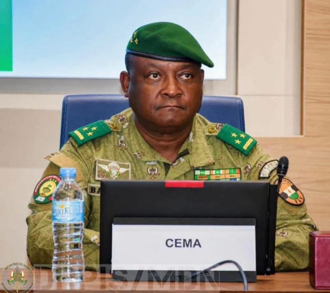 NPoFeedback's tweet photo. #Niger — Remaniement au sommet de l’armée  Après la tentative de coup d’État du 29 août 2026, le général Abdourahamane Tiani aurait perdu la confiance de plusieurs de ses proches au sein de l’appareil militaire. https://t.co/d20BTJqYL2