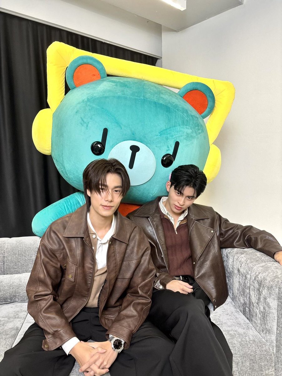 ppwfaengan's tweet photo. hello pwoaa lf bl stan moots !! 🙏

ᨳଓ . about me
   — filo (19)
   — exploring other ships pero mainly #geminifourth #pondphuwin #perthsanta
   — new to #stantwt (my first acc btw)

♡ / ↻ is deeply appreciated 💌

#bltwt #thaibl #blmoots #mootstwt https://t.co/dgEIxgIOD8