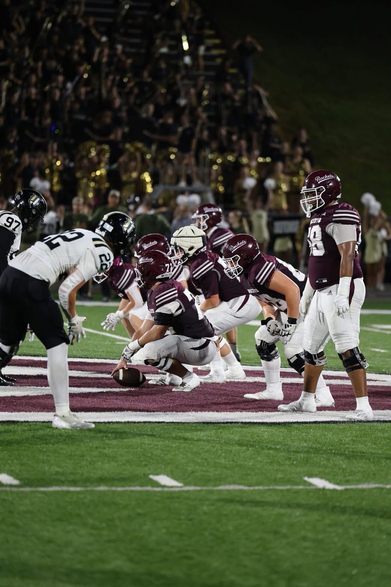 JudeWright72's tweet photo. Huge region win last night‼️
175 yards on the ground!
Proud of this team and our resilience.
#DMWH #EARIT
@HallTechSports1 @UnLockYourGame_ @GdaleHSFootball @GdaleAthletics @Coach_Firestone https://t.co/38jhYYtl7v