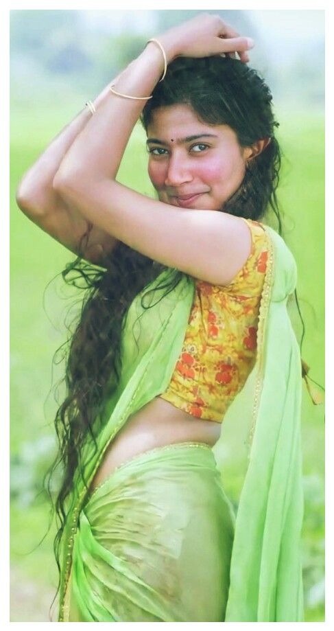 Justfap18's tweet photo. Amma ki incest avvalani eppudu anukoledhu kani oka roju rathri Sp pics ki koduthunte amma pakkana turn ayyi padukundhi aah peak moment lo amma ass , shape , navel 🥵chusi kottukunna 🍌💦 full satisfy ayya https://t.co/th1Kvztvib