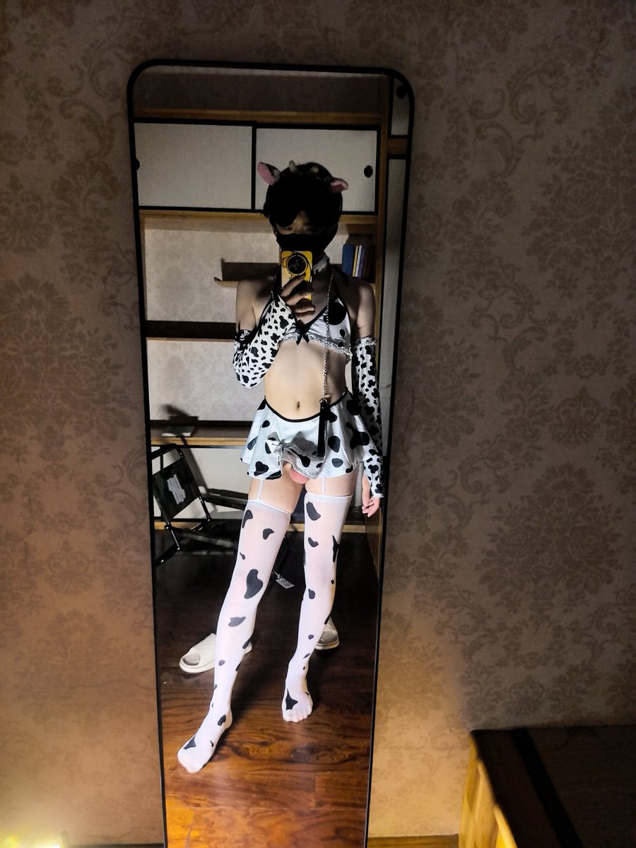 fish09903877's tweet photo. 战前留影(自己战自己)
还是很喜欢奶牛装
经历了最爽一次瑟瑟，关灯蒙眼，果然感官剥夺play真的很爽 https://t.co/63xGQDVkow