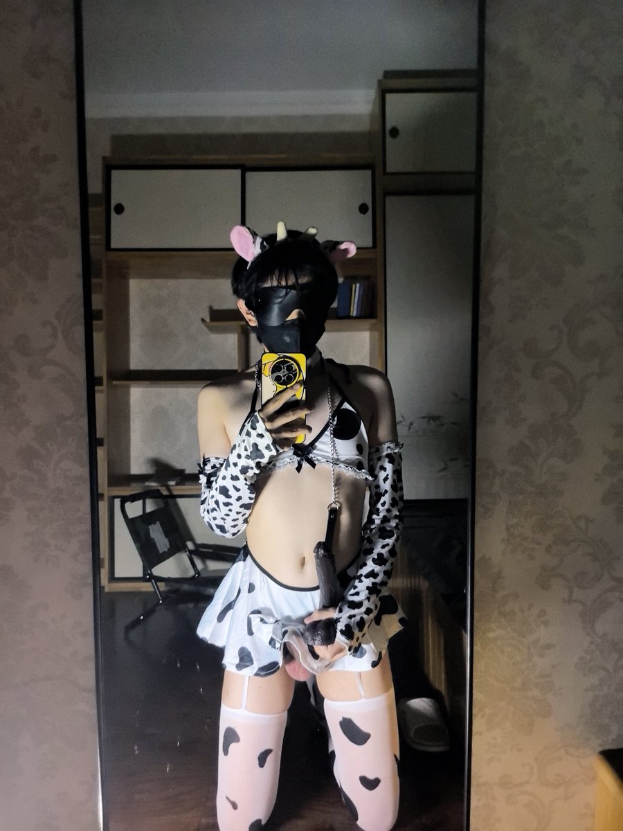 fish09903877's tweet photo. 战前留影(自己战自己)
还是很喜欢奶牛装
经历了最爽一次瑟瑟，关灯蒙眼，果然感官剥夺play真的很爽 https://t.co/63xGQDVkow