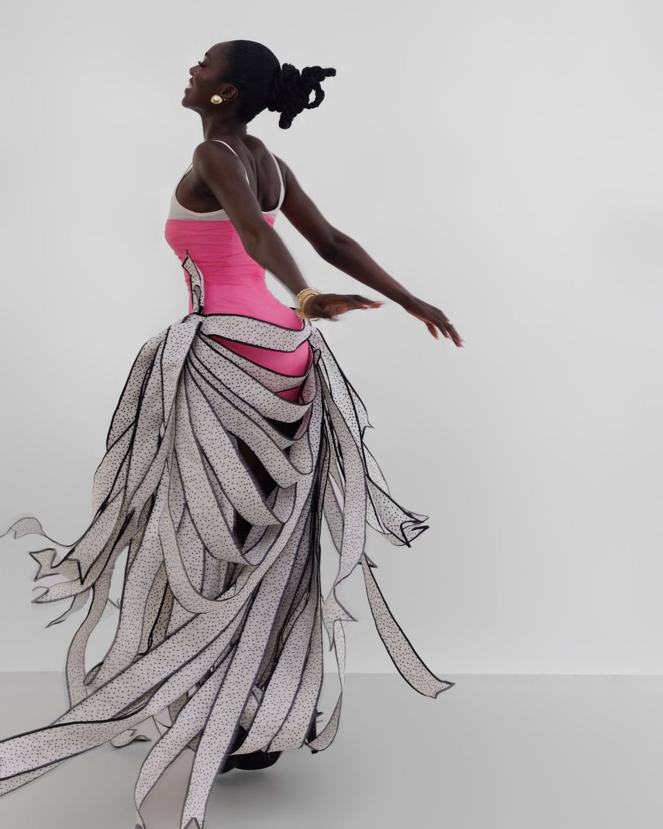 Oppe_mipo's tweet photo. I designed a dragon fruit inspired dress https://t.co/UTAjBIcALj