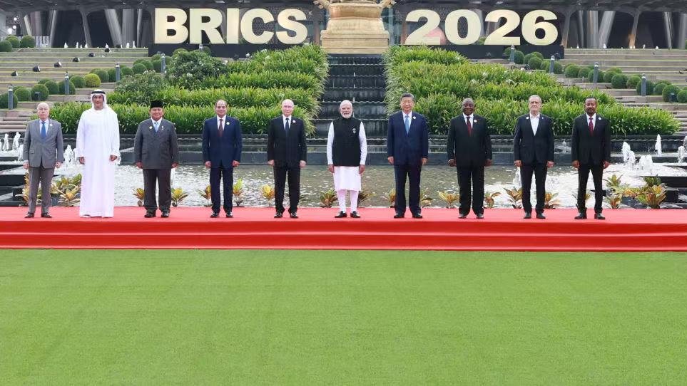 Jingjing_Li's tweet photo. 🇨🇳President Xi said at the BRICS Summit in 🇮🇳India:

BRICS countries should firmly stand on the right side of history, strive to be a pioneer of the times, steer the international order toward greater justice and equity, and work together to build a community with a shared future for humanity.