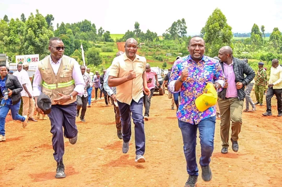 papti4's tweet photo. Hii ingekuwa mbio ya kufungua Kericho County Referral hospital tungekuwa mbali sana😂. https://t.co/2PJOAp2z56