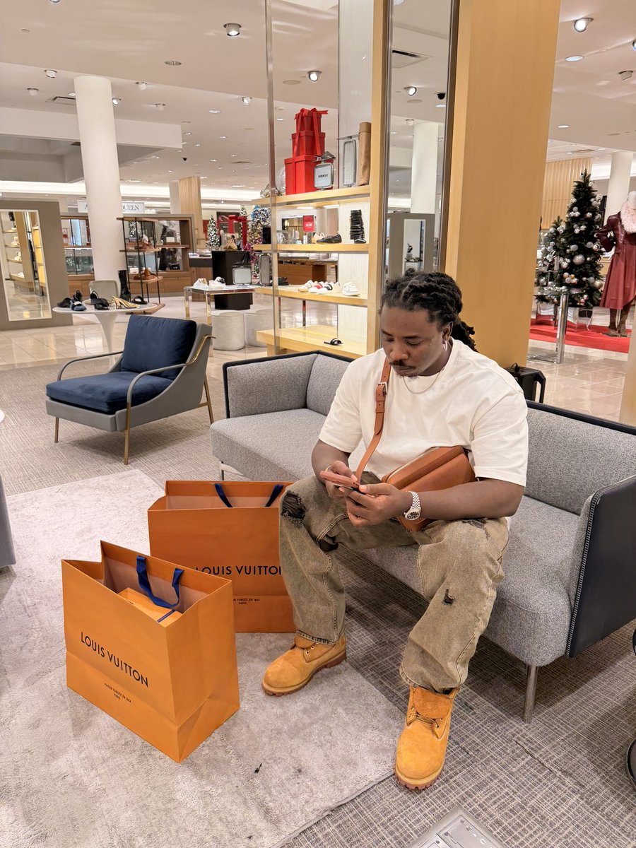 lordlamba1's tweet photo. How can I not be grateful? Everything is expensive, yet God never leaves me hungry or empty handed https://t.co/xQBPZ9szQQ