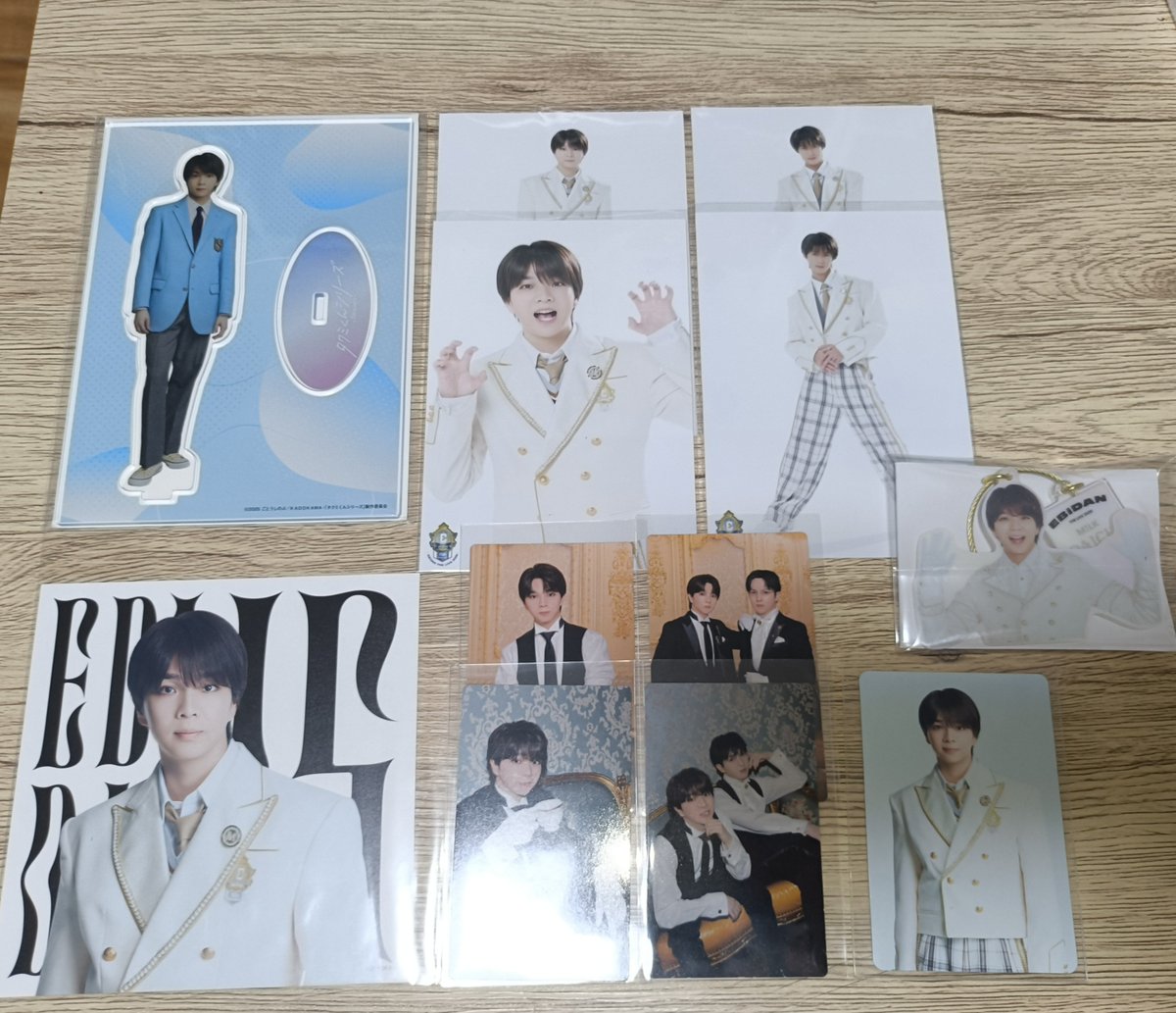 ihs_2_'s tweet photo. EBiDAN グッズ 交換 譲渡

譲▶画像参照orご提示額

求▶同異種 超特急 タカシ、Lienel 武田創世、iiONDO 畑駿平 or譲渡

過去グッズなどなんでも検討いたします！
福岡手渡しor郵送交換希望です
譲渡はPayPayもしくはメルカリ希望です
お気軽にお声掛けください🙇🏻‍♀️ https://t.co/d8zqug257z