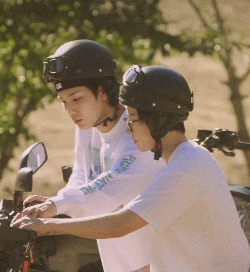 wonungiiee's tweet photo. Minwon filo au | Magnets

the one-sided slow burn

unrequited-to-lovers dynamic, capturing the shift from being stuck in the friend zone to that irresistible, magnetic shift in feelings https://t.co/OvVPMWsaBB