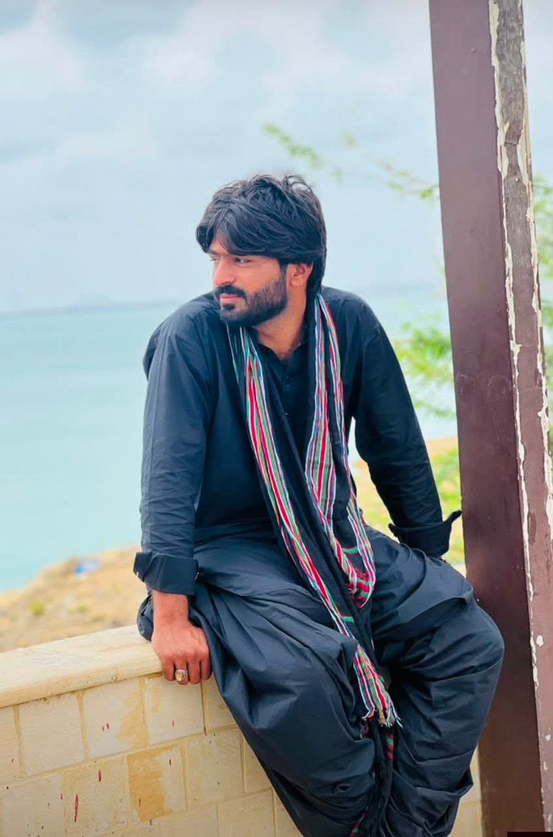 SagaarBaloch_2's tweet photo. کچھ خواب تھے، کچھ ارمان،
جو وقت سے پہلے ہی قید کر دیے گئے۔
نہ ان کی تعبیر ملی، نہ واپسی کا راستہ،
بس زندانوں کی خاموشی میں گم ہو گئے۔
#ReleaseAsifBaloch https://t.co/4qj9wB3zoV