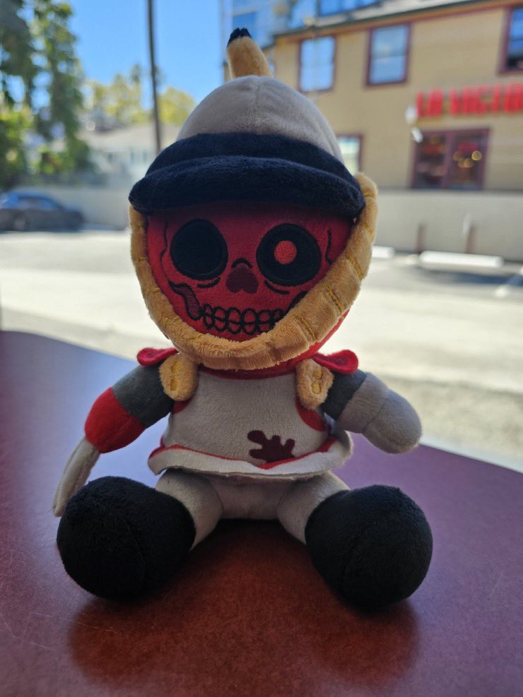 Filtereded's tweet photo. the picture Fezezen posted i think yesterday or so of the cuirassier zombie plush

pure aura https://t.co/GRkjkhU9Ak