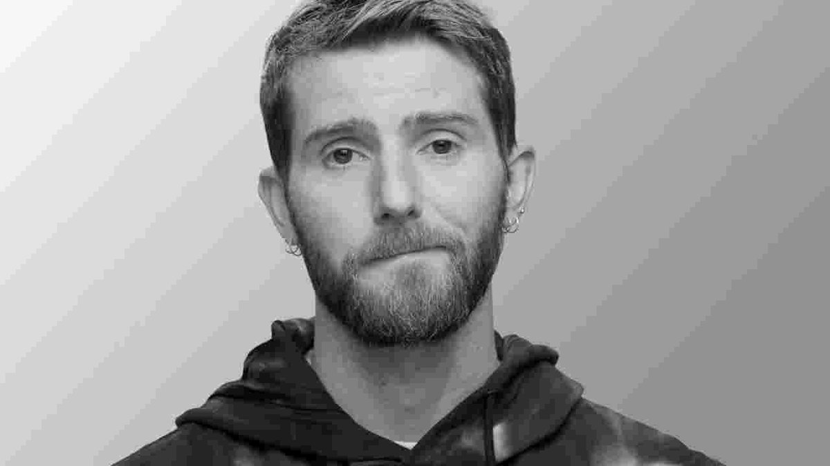 100DegCel's tweet photo. Linus Sebastian, famous for his tech videos under Linus Tech Tips, has reportedly died due to unknown causes. https://t.co/jANIKnA9Ck